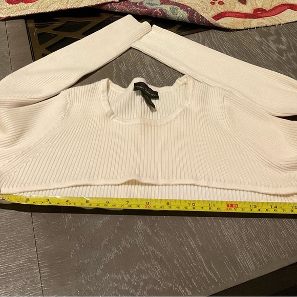 House of Harlow 1960 Off White sleeveless sweater dress with topper. - Picture 7 of 10